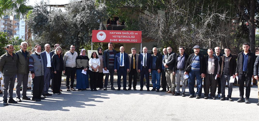 “KENDİ KRALİÇENİ YETİŞTİR, GELECEK NESİLLERİ GELİŞTİR” PROJESİNDE KOVAN DAĞITIMI YAPILDI